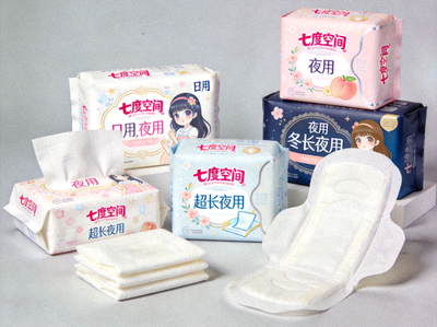 七度空间女性卫生巾产品组合与包装特写